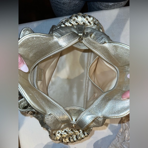 Vintage Versace Metallic Gold Leather Medusa Medium Bag - Picture 5 of 11